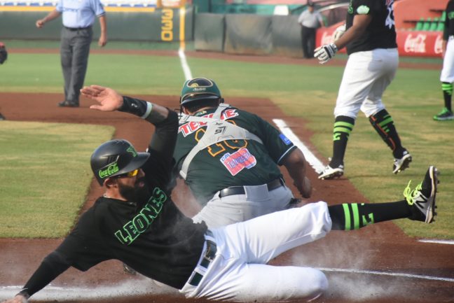 Leones divide honores con los Pericos de Puebla