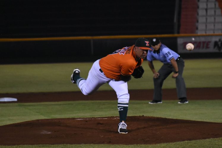 Quiroz y Castellanos dan increíble triunfo a los Leones de Yucatán