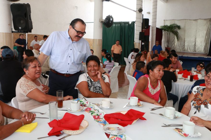 Trabajadoras de la costa piden apoyo a Ramírez Marín