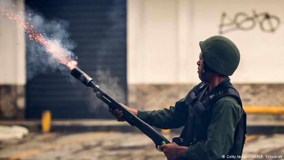 Detienen a militar por la muerte de un manifestante cuyo padre fue jefe de Maduro