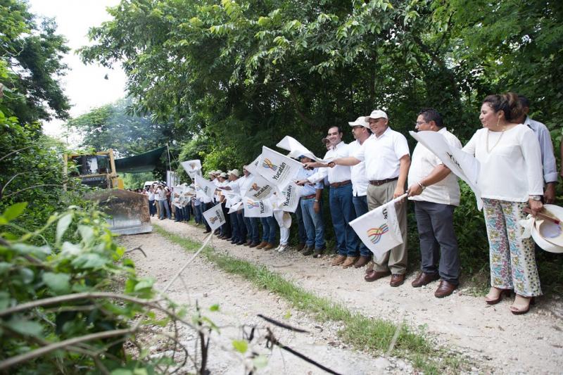 Ya son más de 300 kilómetros de «carreteras saca cosechas» en Yucatán