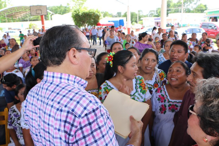 Ramírez Marín gestiona apoyos para artesanas del sur de Yucatán