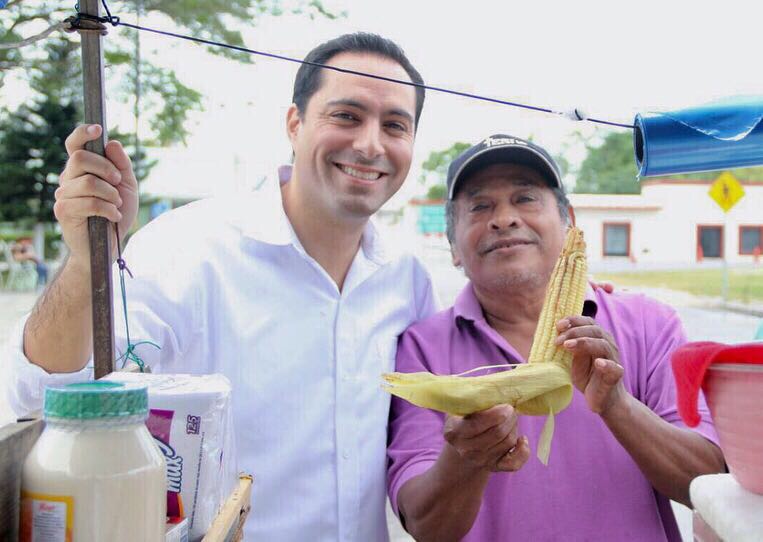 Miles de simpatizantes del PAN reconocen la labor de Mauricio Vila