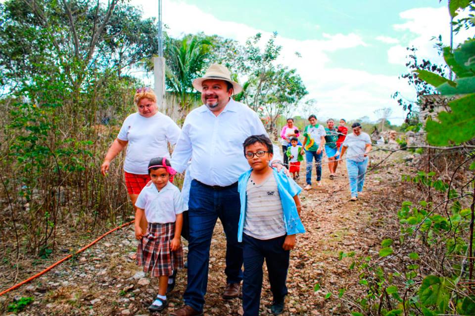 Con paso firme y haciendo equipo, Yucatán va por buen camino: “Panchito” Torres.