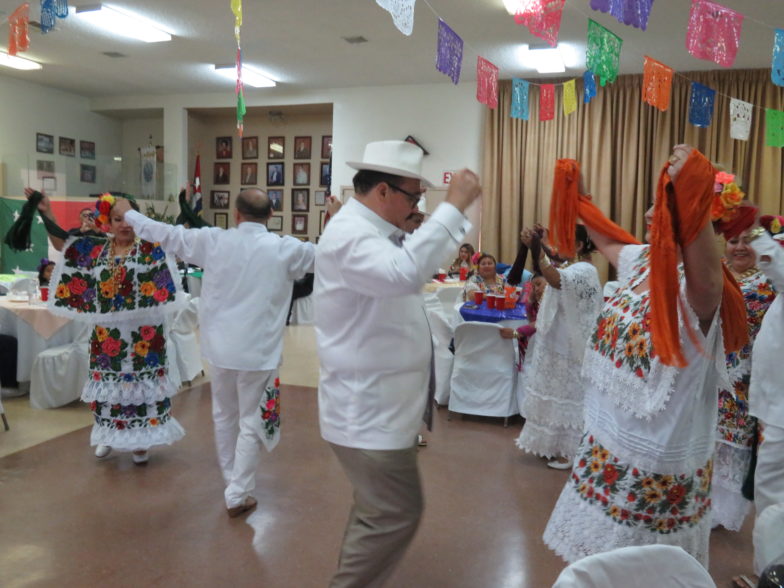 Ramírez Marín asiste a «Orgullo Yucateco» en California