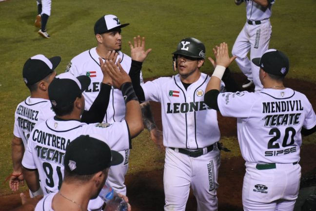 Espectacular triunfo de los Leones en la novena entrada