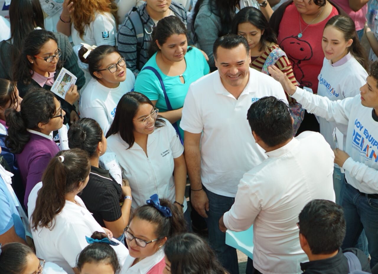 Simulacro electoral de la UMSA opacado por actos proselitistas del PAN