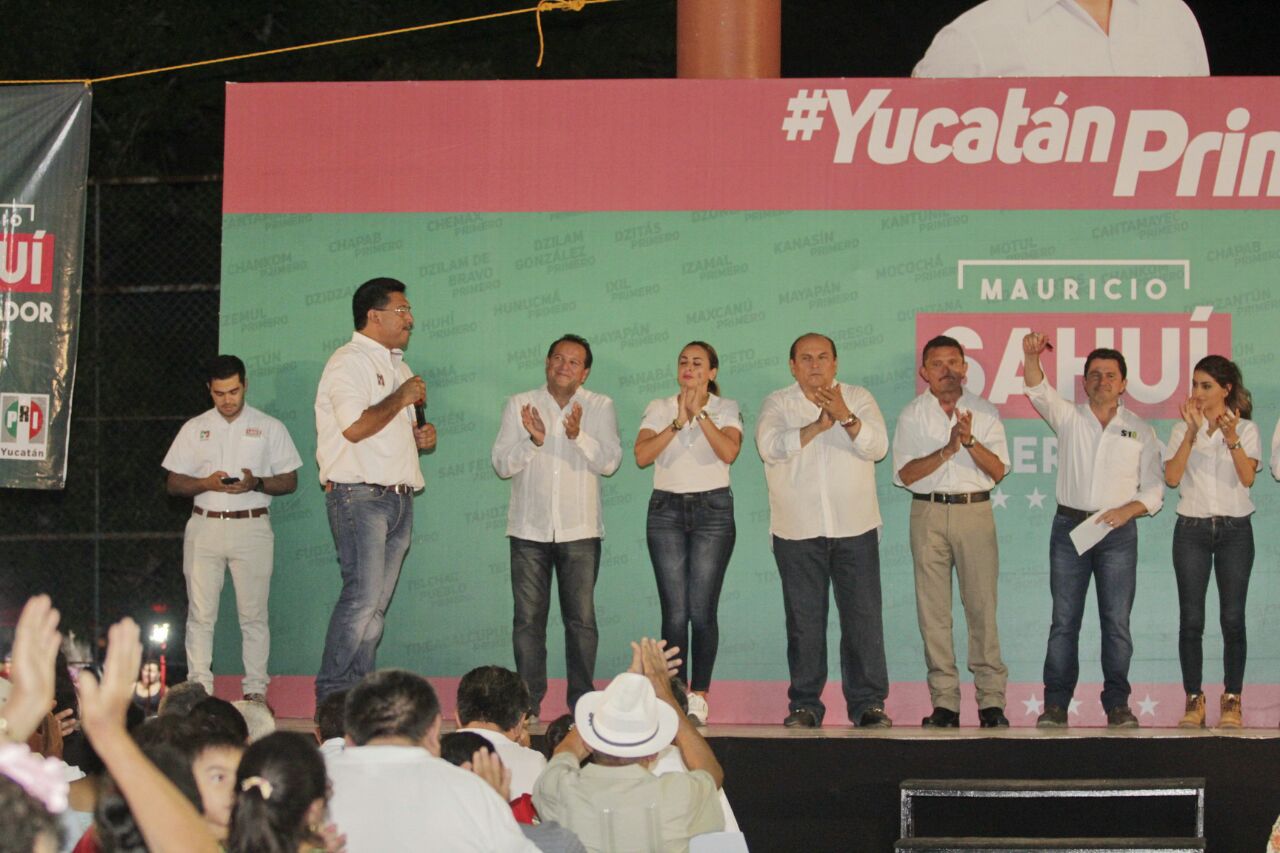 Juan José Canul recorre Abalá, Sacalum y Muna