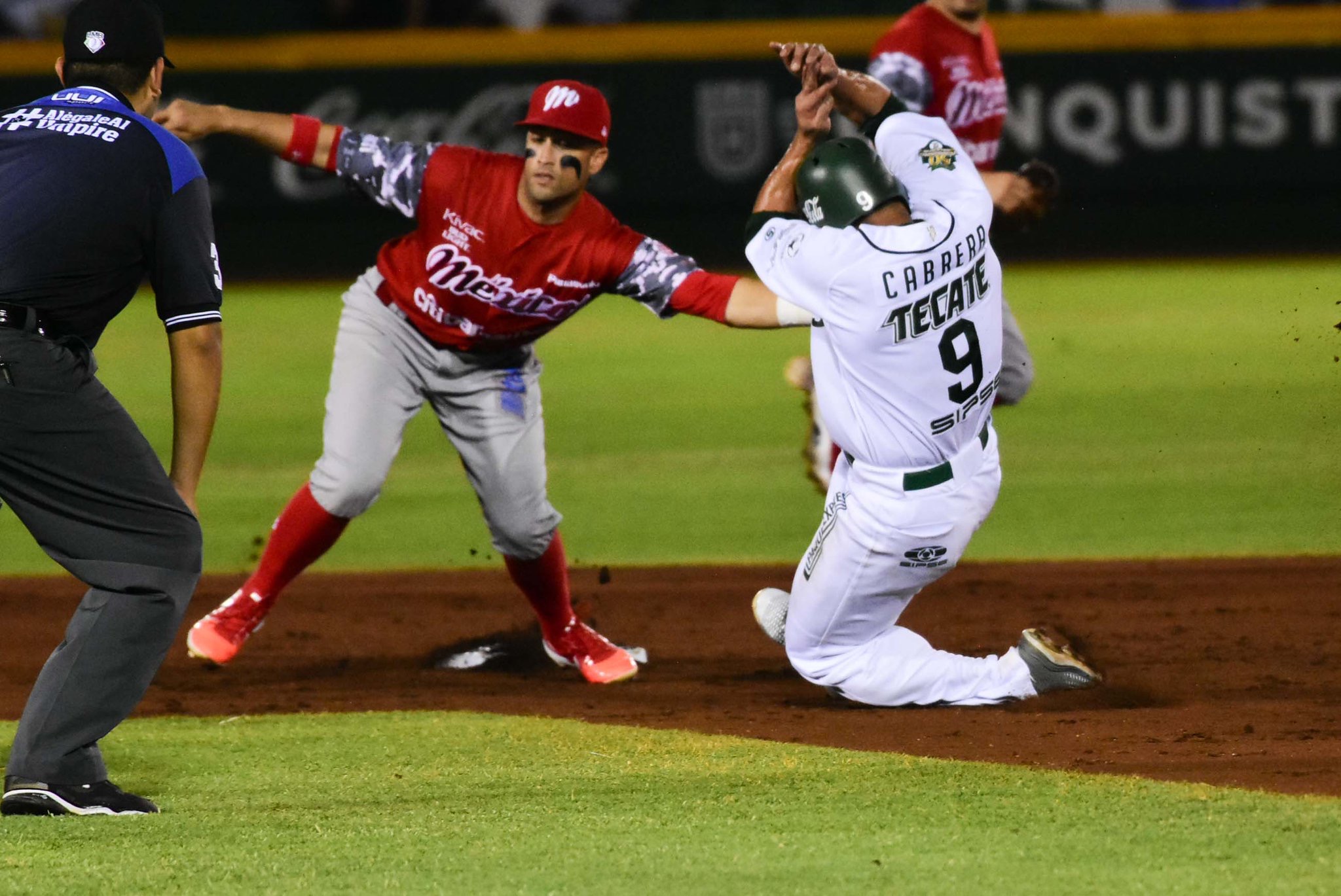 Diablos Rojos rescata el último juego en la cueva