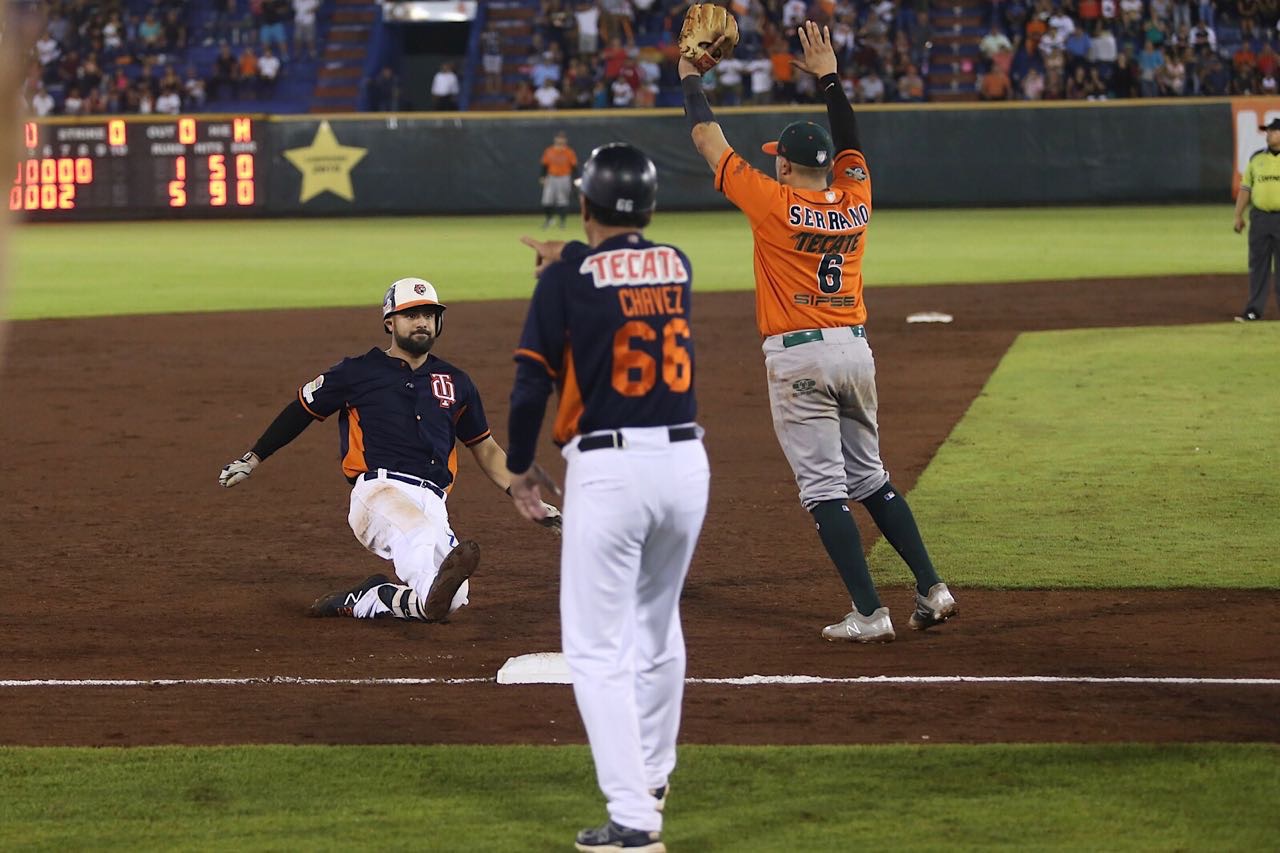 Leones cae y se pone abajo en la serie