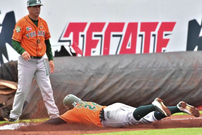 Con joya de Negrín los Leones empatan la serie