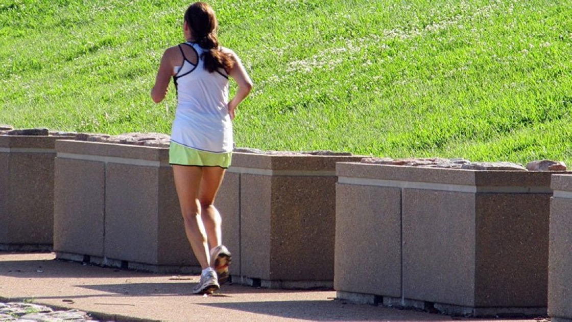 Pasa dos semanas presa por cruzar la frontera mientras hacía ‘jogging’