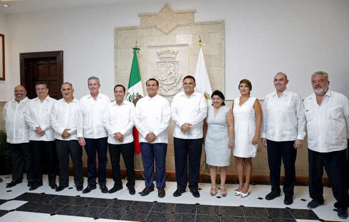 Atestigua RZB cambio de gobierno en Mérida