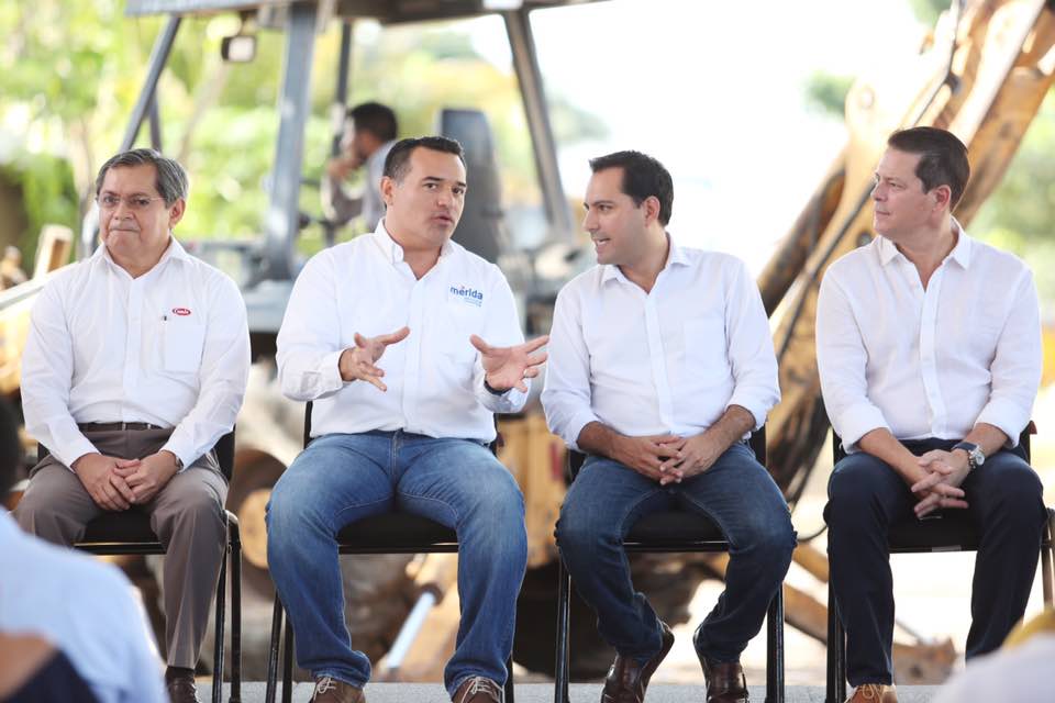 Mauricio Vila y Renán Barrera ponen en marcha construcción de calles