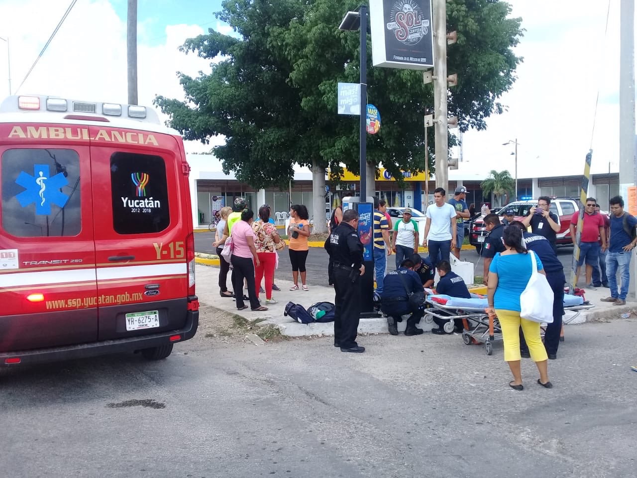 Estudiante sale a ‘botear’ y la atropella una patrulla