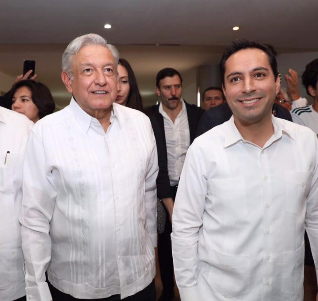 Recibe Mauricio Vila a Andrés Manuel López Obrador