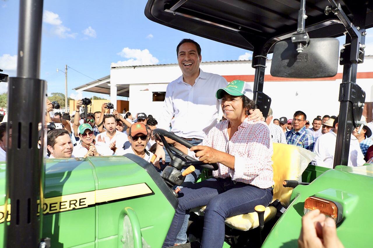 Mauricio Vila entrega apoyos por 45 mdp a productores del oriente