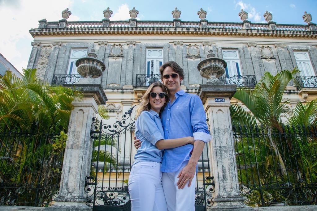 Visita Yucatán el corredor de autos Esteban Gutiérrez