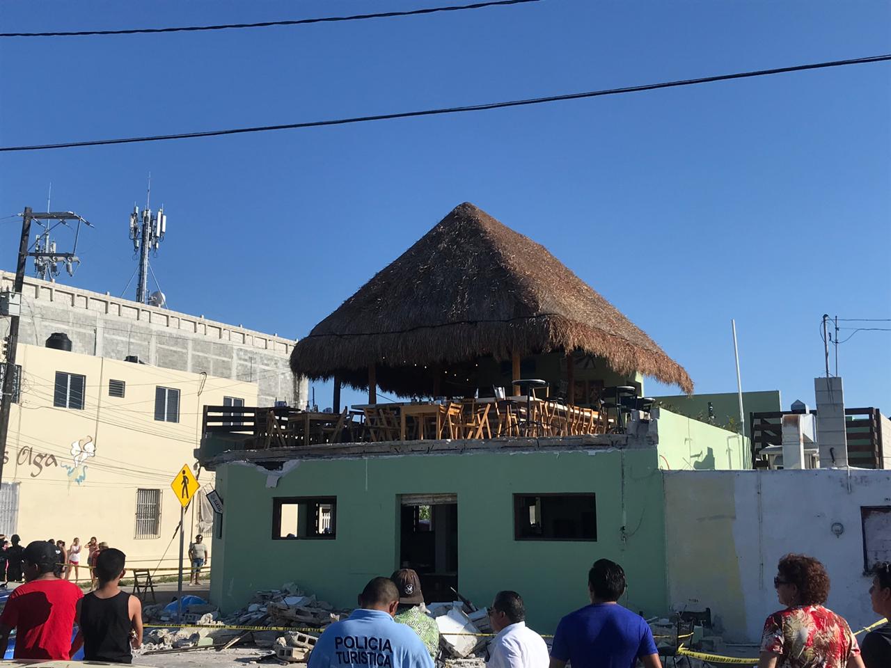 Derrumbe en el bar “Mocambo” deja tres muertos