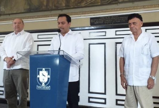 Vila anuncia que bajan las tarifas del transporte público en Mérida