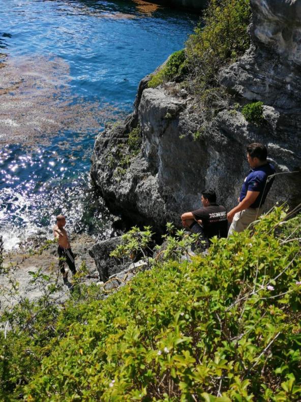 Estadounidense con delirio de persecución  quería suicidarse arrojándose al mar