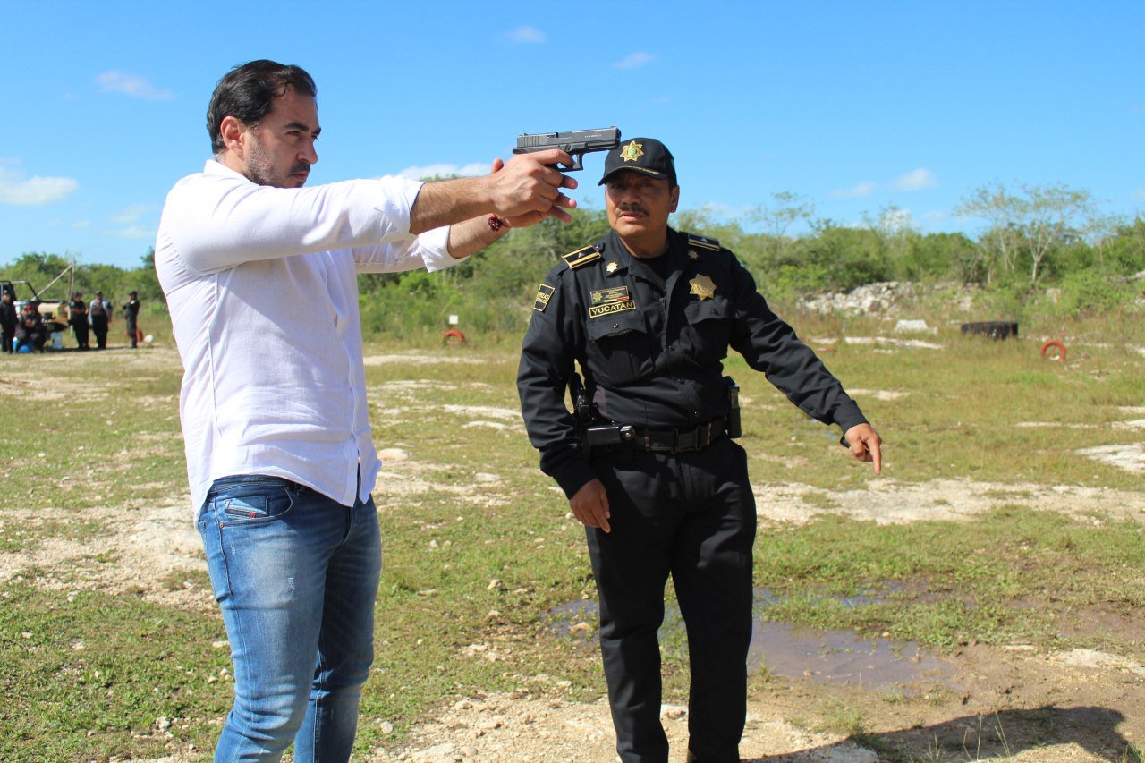 Otra del alcalde de Progreso: lo descubren robando luz a la CFE