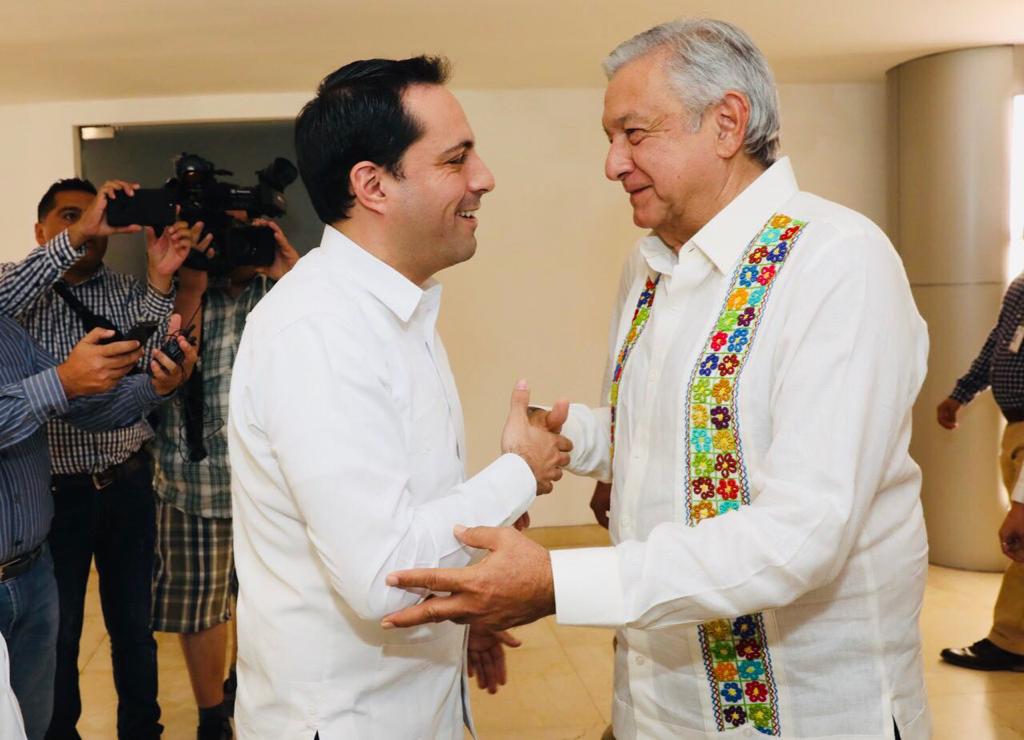 Mauricio Vila  recibe al presidente  López Obrador en su segunda visita a Yucatán