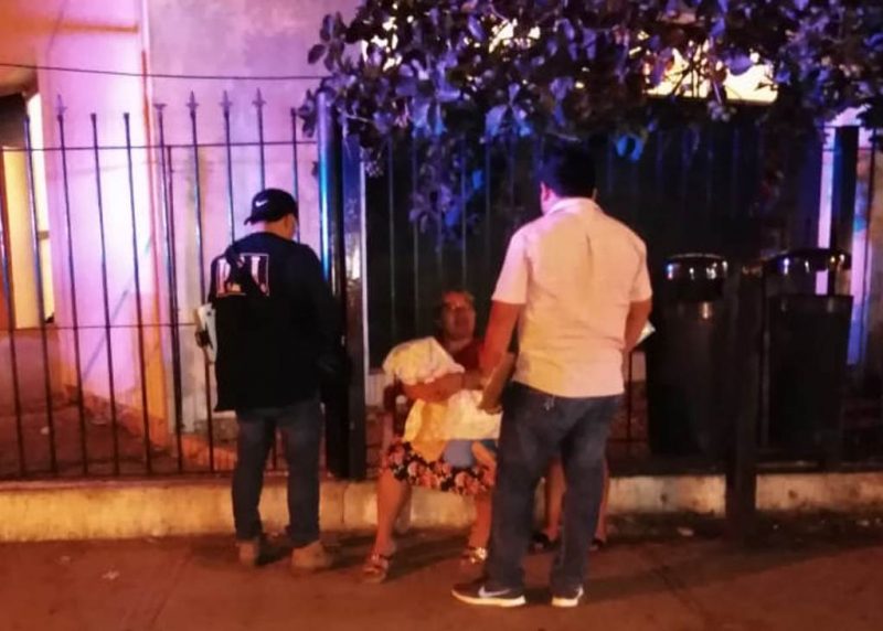 Se sienta a esperar la muerte de su hijo por falta de atención en el O’Horán.