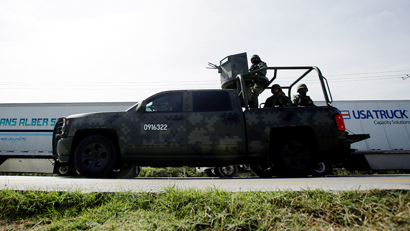 Militares mexicanos detienen y desarman a dos soldados «gringos» en EE.UU.