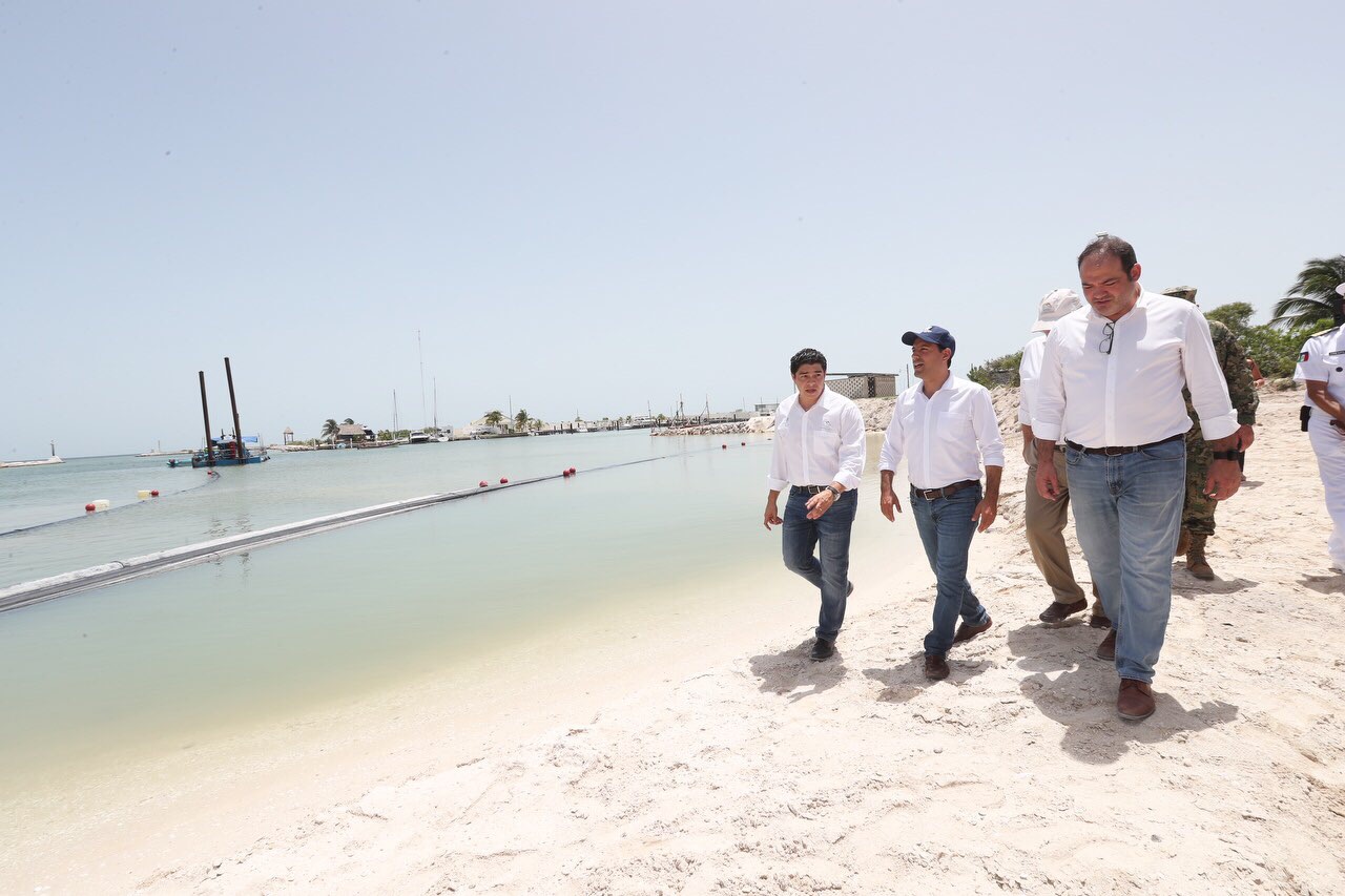 Supervisa Mauricio Vila obras de dragado del Puerto de Abrigo de Telchac