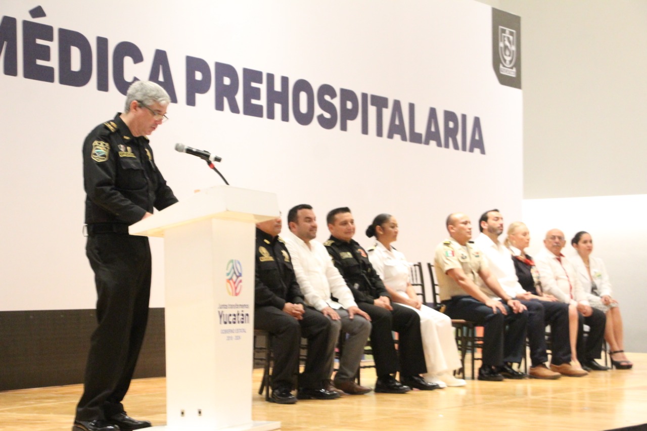 Paramédicos de Yucatán comparten experiencias con colegas de la República