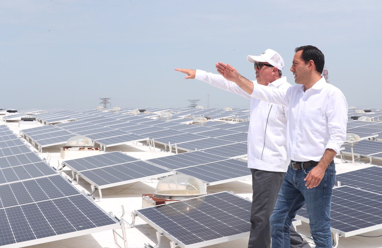 Inaugura  Mauricio Vila la granja solar de  Dunosusa