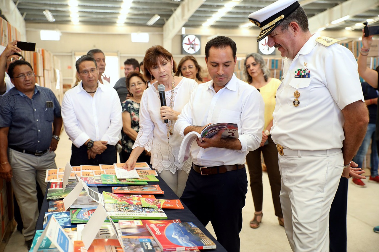 Mauricio Vila inicia la distribución de 2.7 millones de libros de texto gratuitos