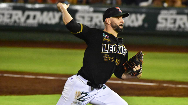 Leones hilvana sexto triunfo y empata con Tigres en la cima del Sur