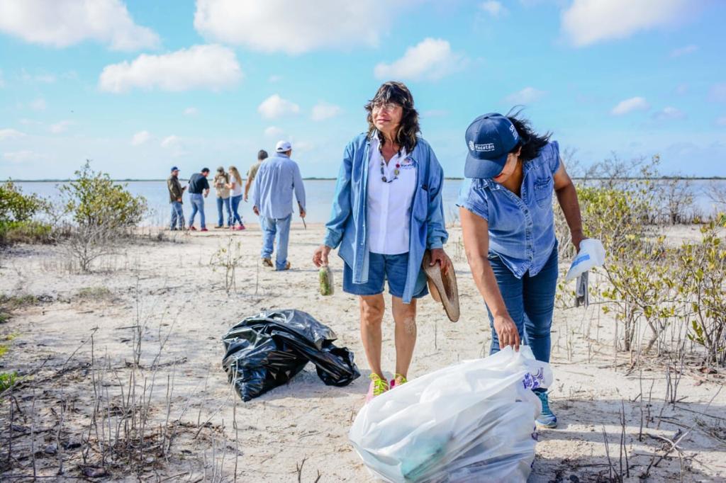 Sociedad y Gobierno del Estado continúan trabajando para mantener las playas limpias