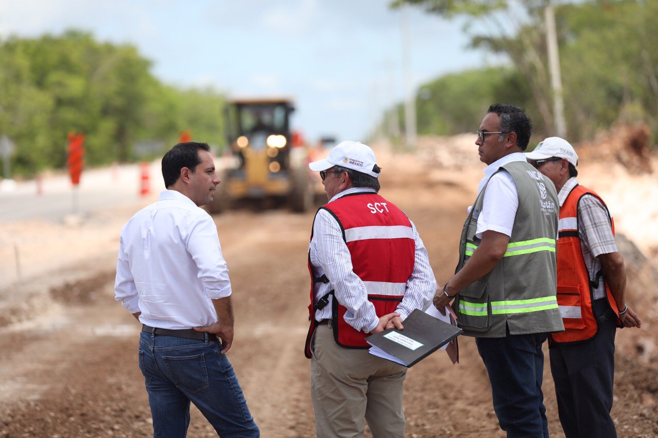 Mauricio Vila supervisa trabajos de modernización de la Mérida-Chetumal