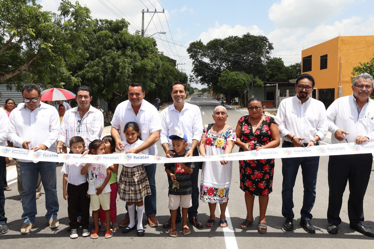 Entregan Vila y Renán Barrera 7.5 kilómetros más de calles para Mérida