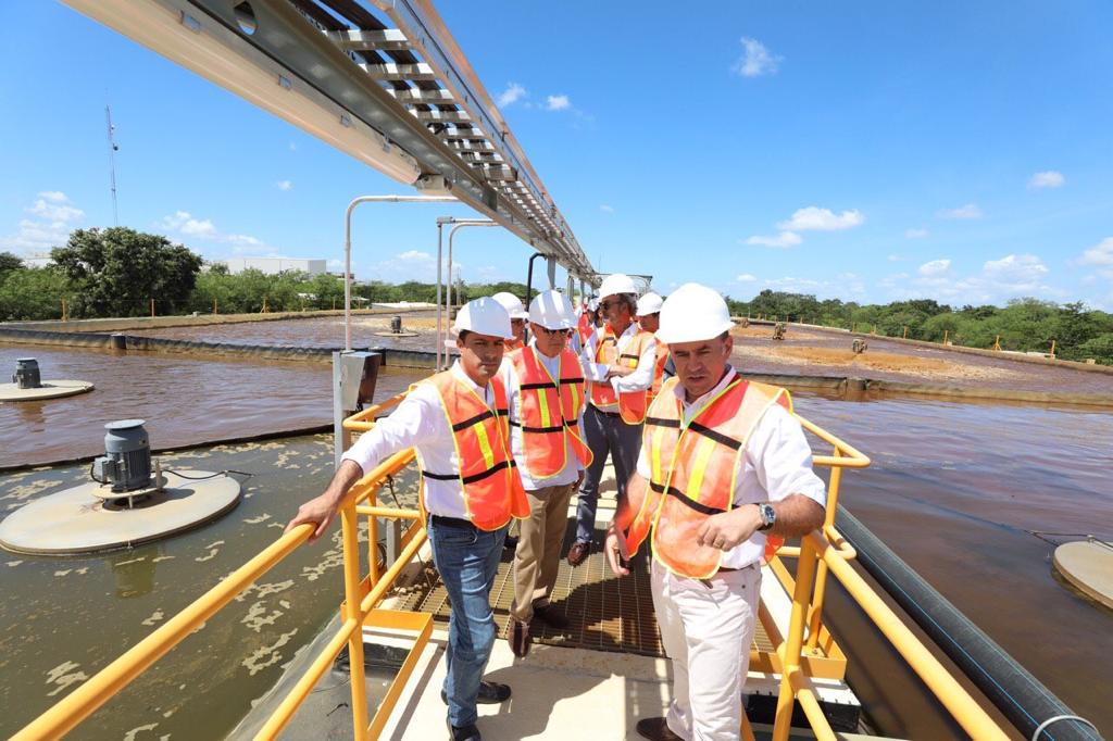 Mauricio Vila recorre la planta procesadora “Sahé”