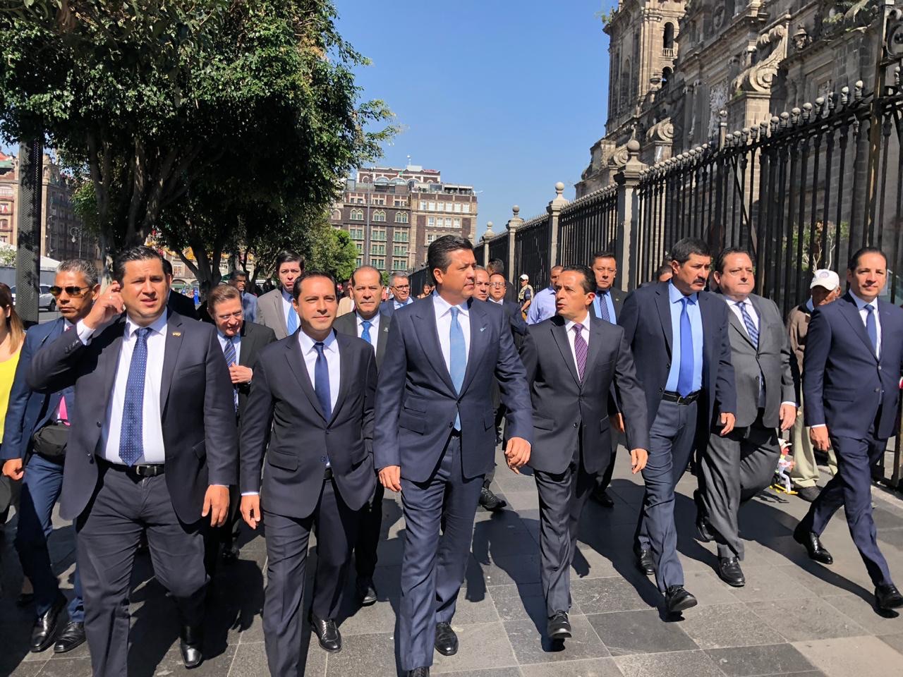 Mauricio Vila asiste al Informe del presidente  López Obrador