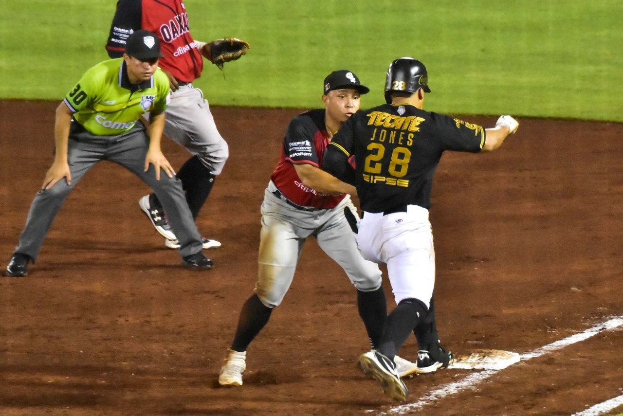 Guerreros levanta la mano en los Playoffs