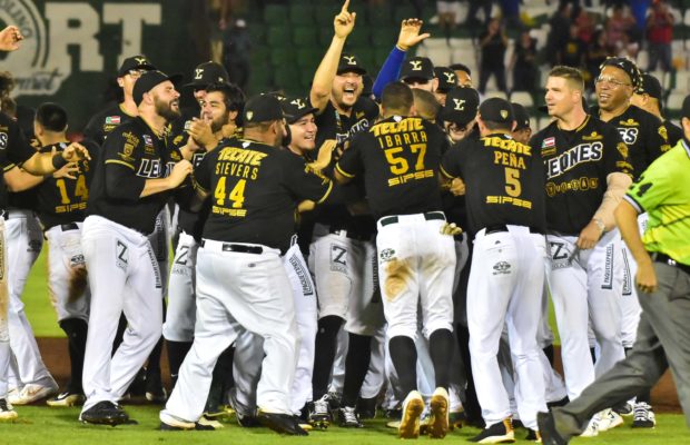 Increíble triunfo de Leones los pone a un paso de la Serie de Campeonato del Sur