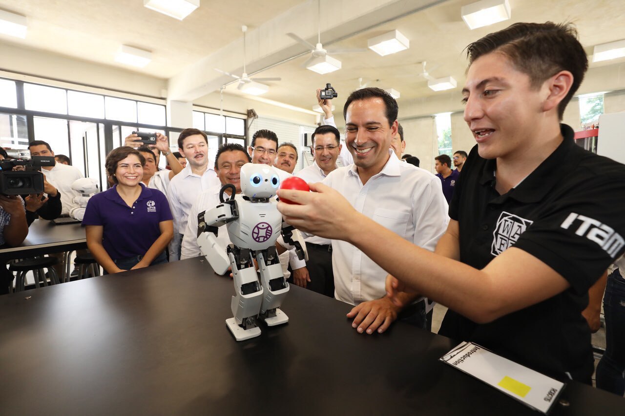 Mauricio Vila entrega instalaciones y equipos de última generación a la UPY