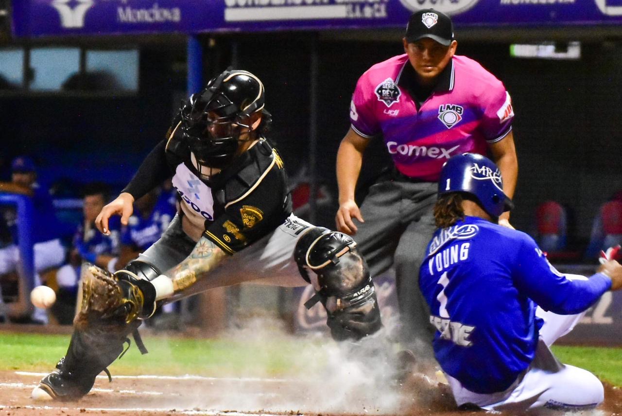 Acereros propina paliza a los Leones y empareja la Serie del Rey