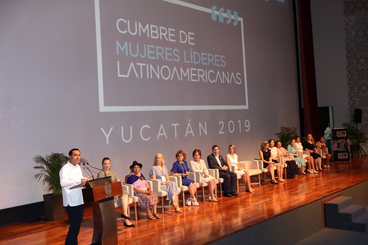 Mauricio Vila inaugura la Cumbre de Mujeres Líderes Latinoamericanas