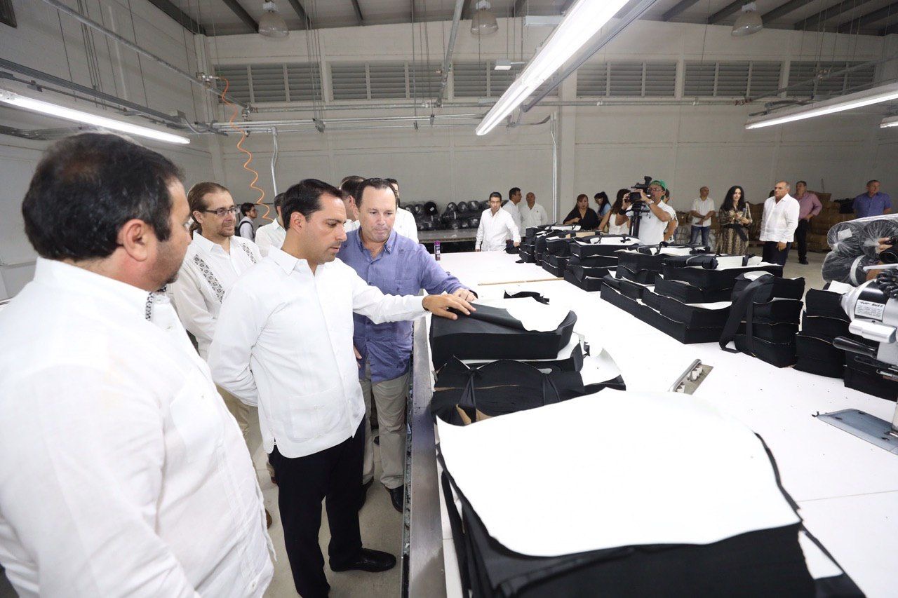 Mauricio Vila inaugura  laboratorio de diseño para la industria del Vestido, único en Latinoamérica