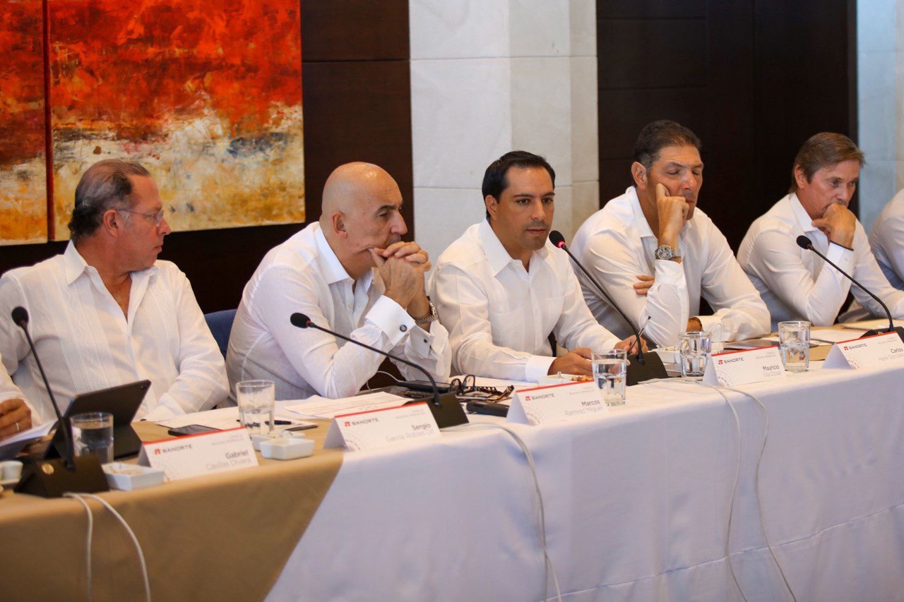 Mauricio Vila expone el potencial de Yucatán al Consejo Regional de Banorte