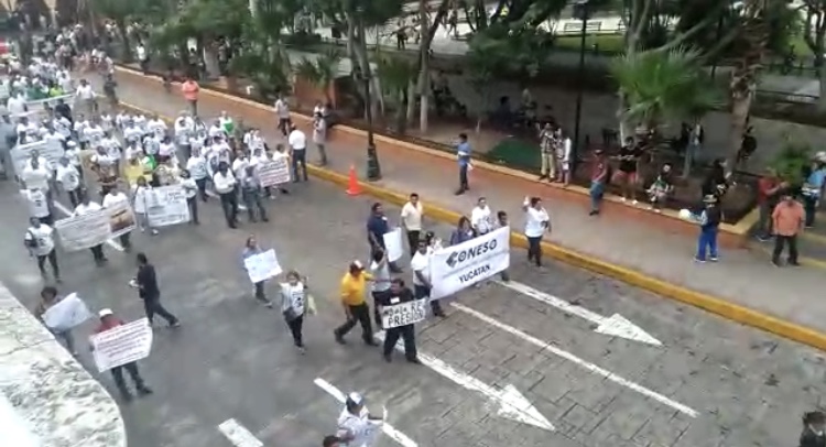 Protestan contra el Ayuntamiento de Mérida por alza en el predial