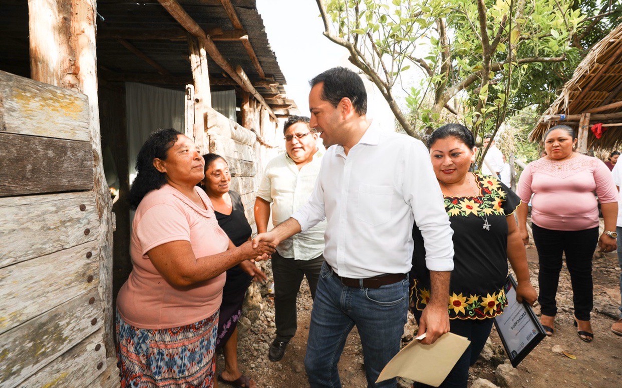 Con pisos, cuartos, baños y techos se mejora la vida de los yucatecos que de verdad lo necesitan