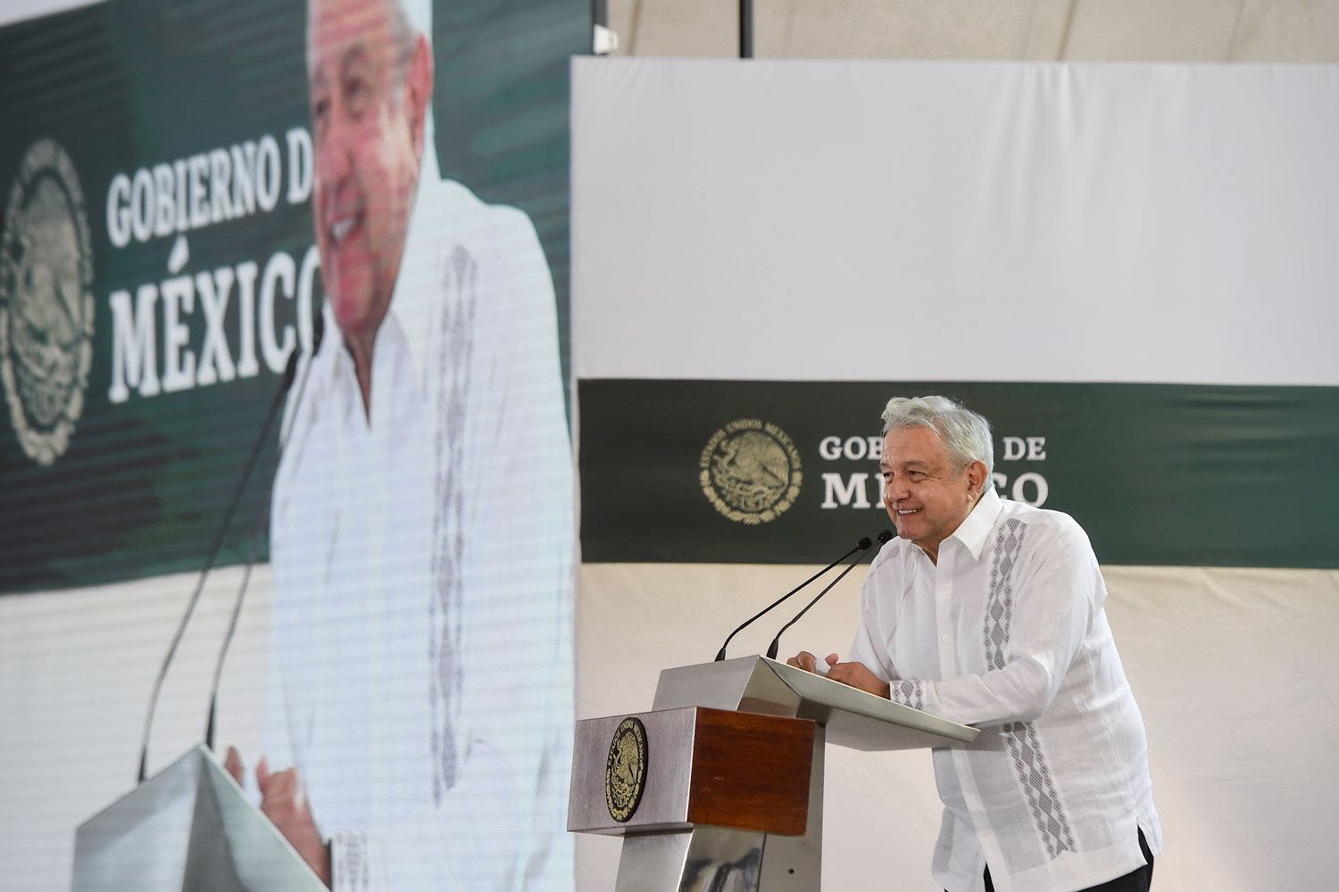 Reconoce AMLO gestiones de Vila Dosal a favor de abasto energético