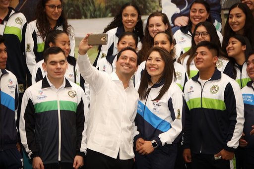 Mauricio Vila reconoce dedicación y esfuerzo de deportistas yucatecos